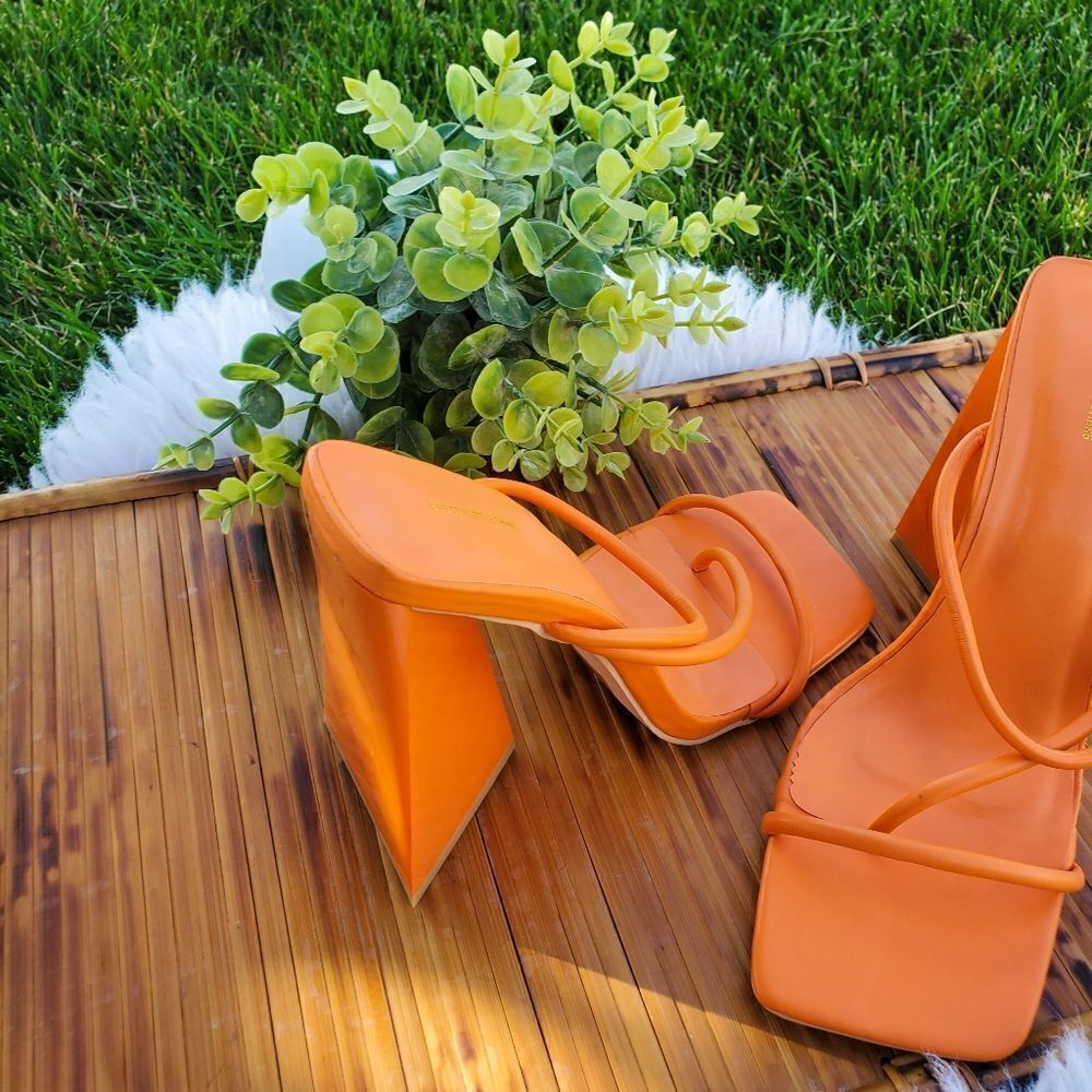 Pretty Little Thing Open Toe Chunky Block Triangu… - image 3